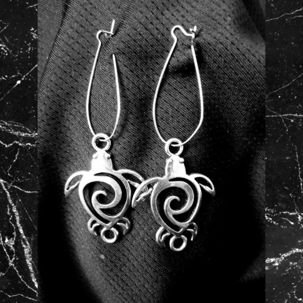 Turtle earring